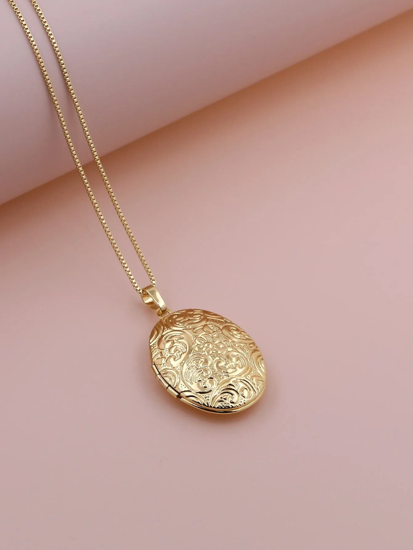 Heirloom Oval Locket