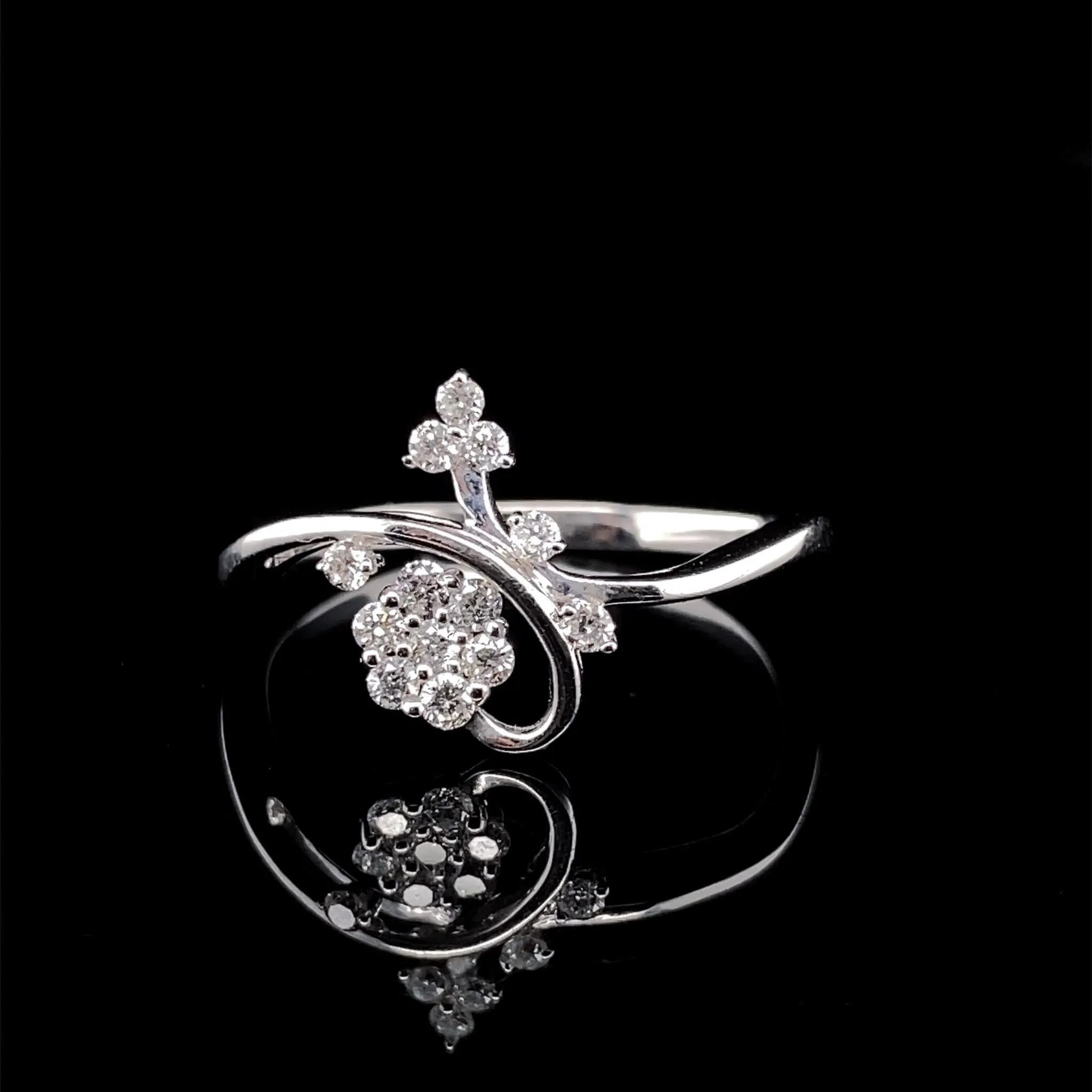 #LVNA2024 | Flower Diamond Ring 18kt