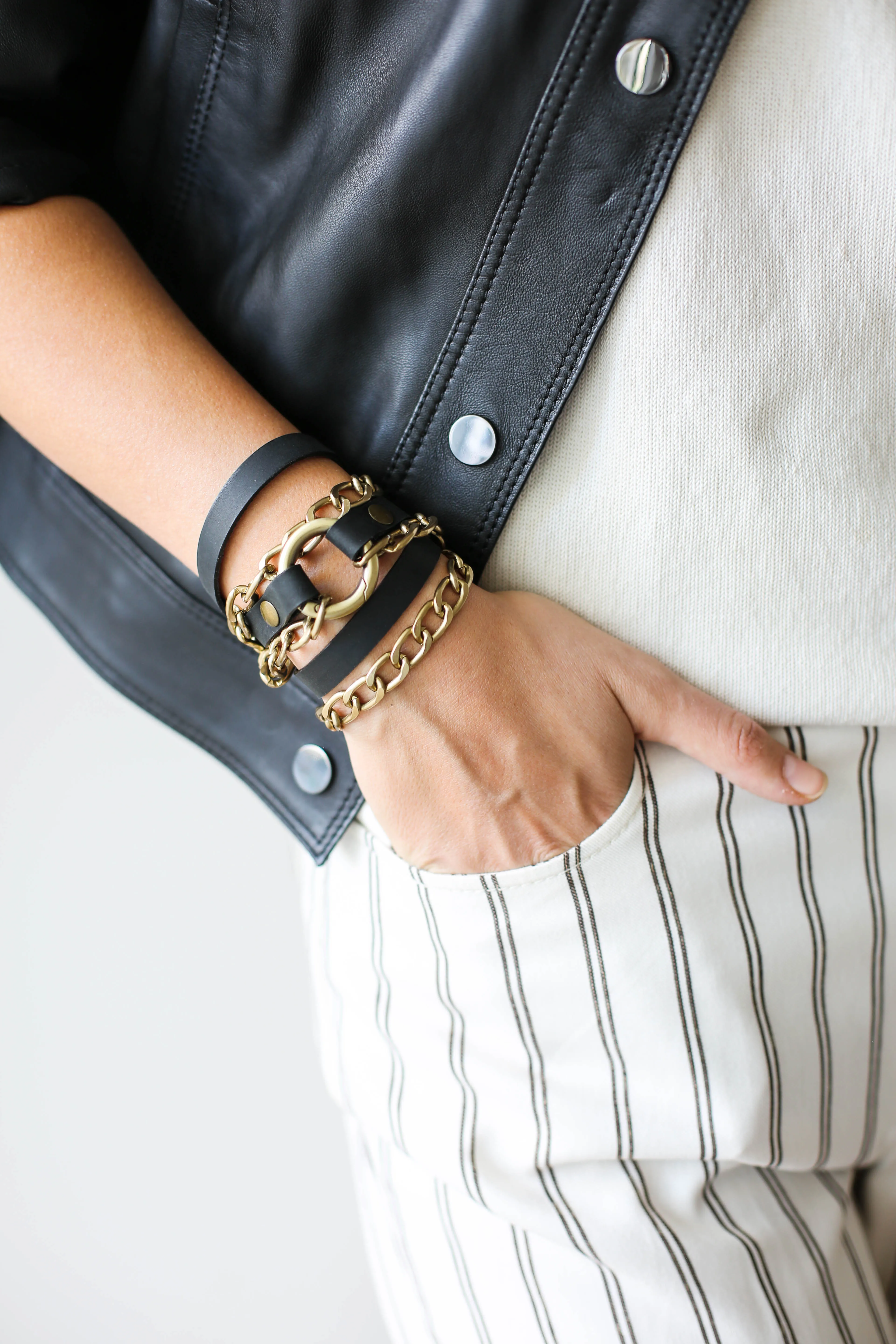 Small Ring Black Leather Bracelet w/ Antique Brass Chain